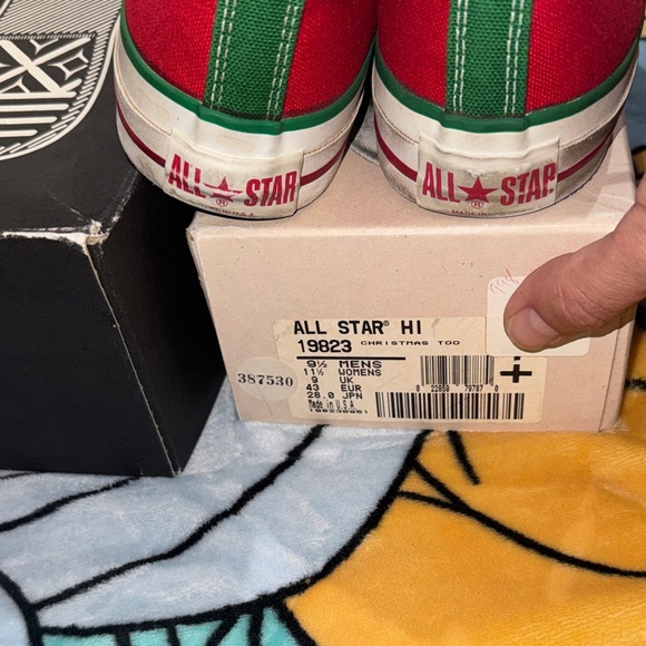 Converse Mens Or Women’s Limited Edition X-MAS vintage Sneakers w box! 8.5/10 main image 8